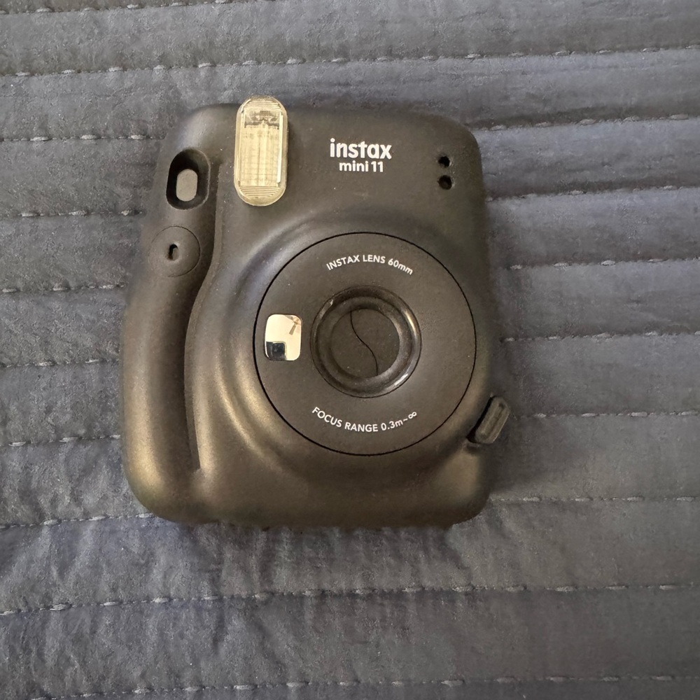 Fujifilm Instax Mini 11 Instant Camera - Black